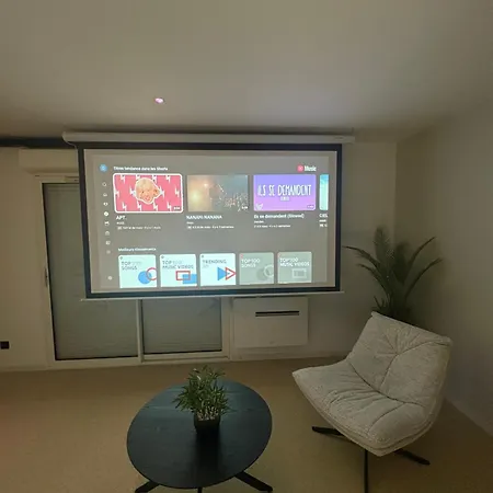 Luxe, Balneo, Vue & Lit Suspendu Apartment *