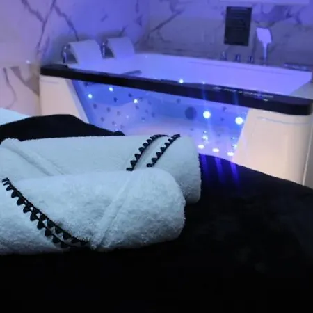 La Suite du Lac Love Room Suite Romantique Jacuzzi Privatif